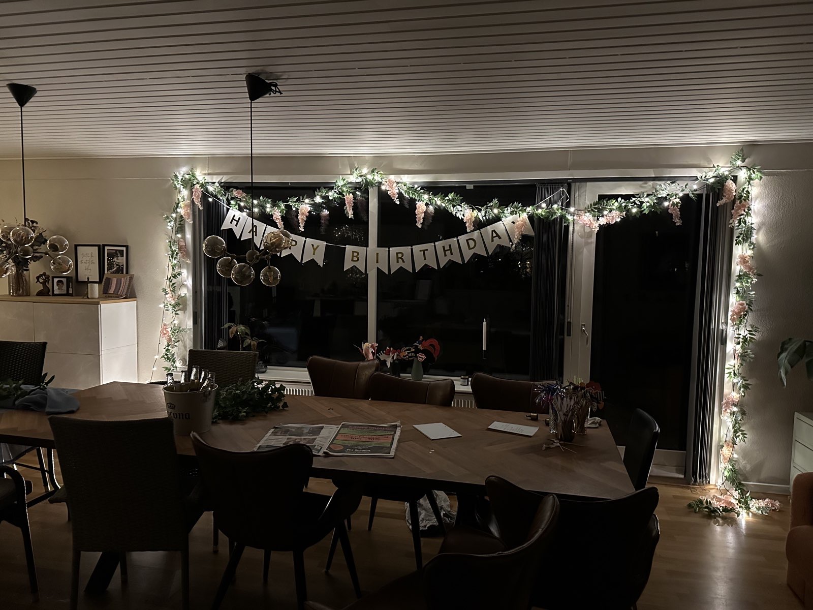 Lej en Blomsterranke og lys