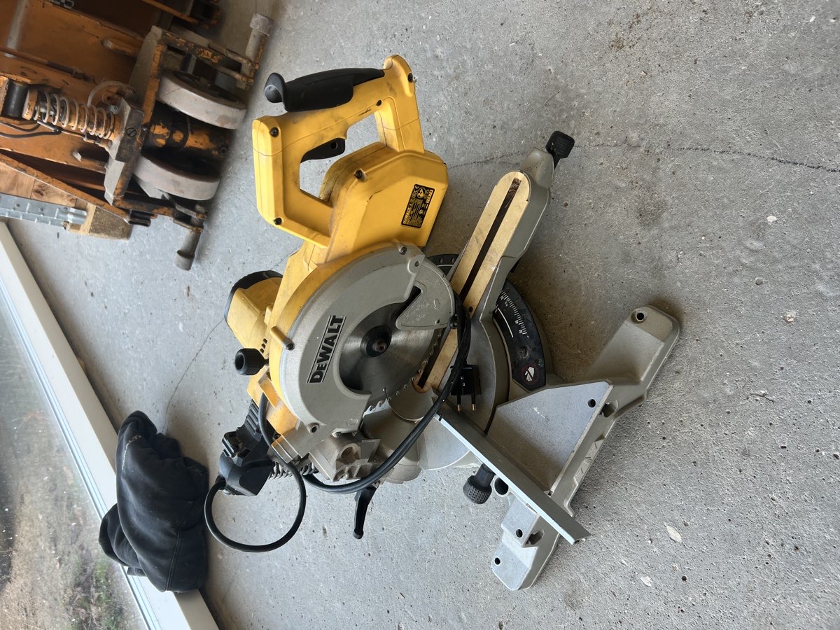 Dewalt kapsav / kap geringssav