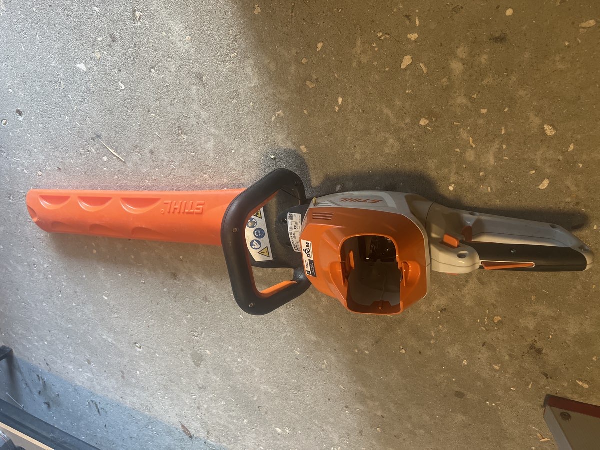 Medfølger 2 stk batterier og lader