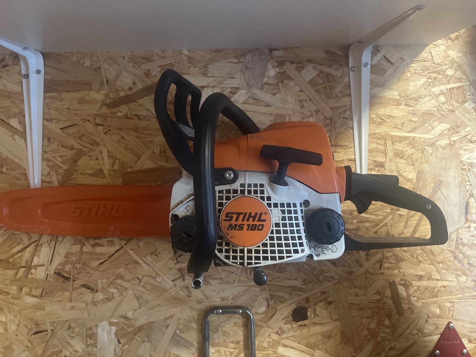 Laver man stor skade på kæde udover normal slid 200+

Pris Ex benzin og sav olie