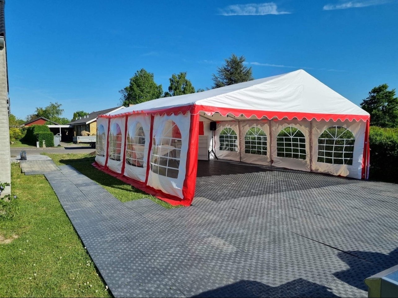 Lej en Plastgulv til telt & fest