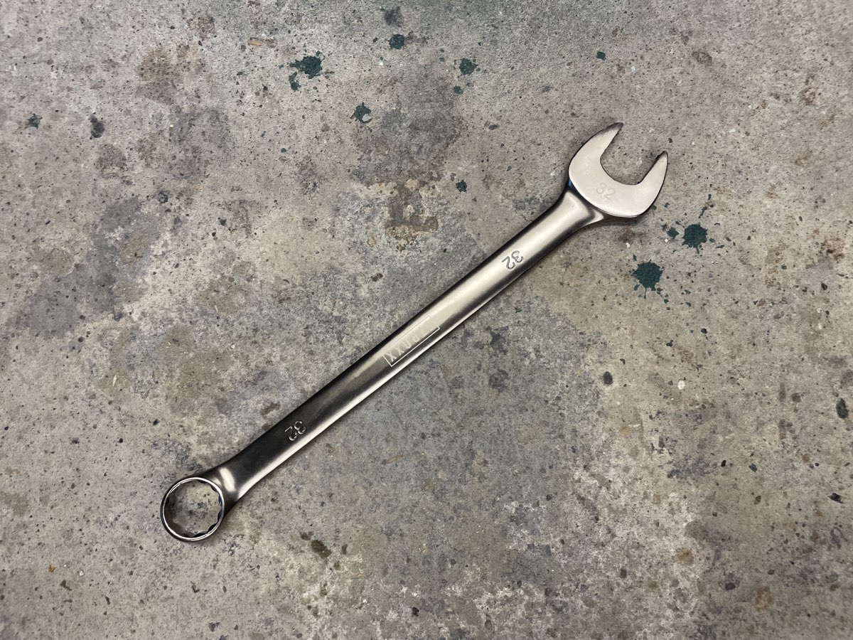 Lej en Ringgaffelnøgle 32