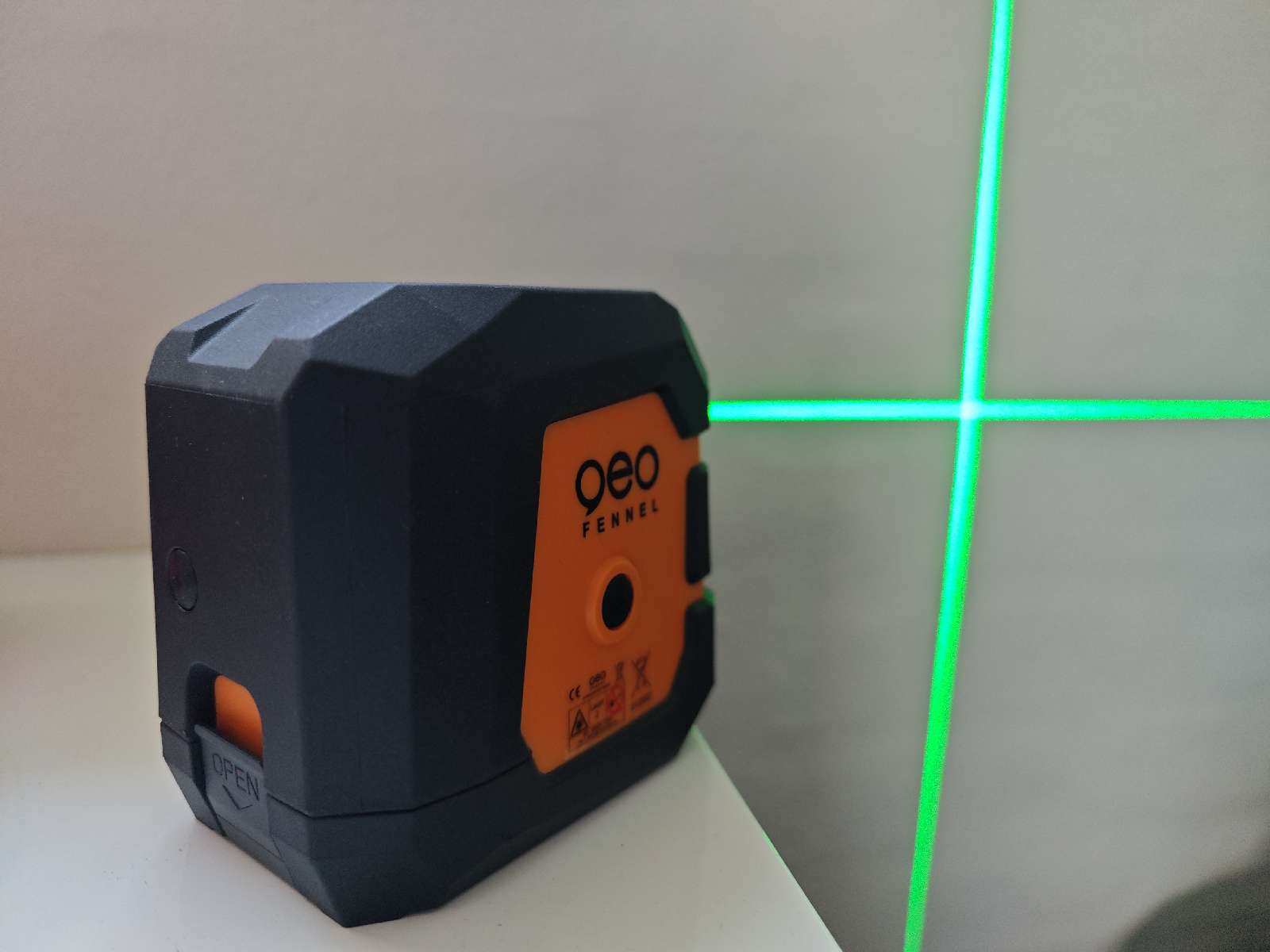 Selvnivellerende Krydslaser