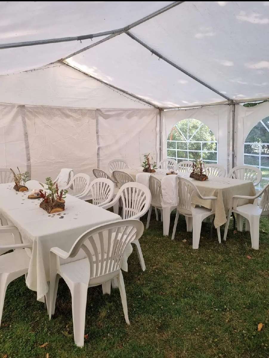 Lej en Stole Og Borde