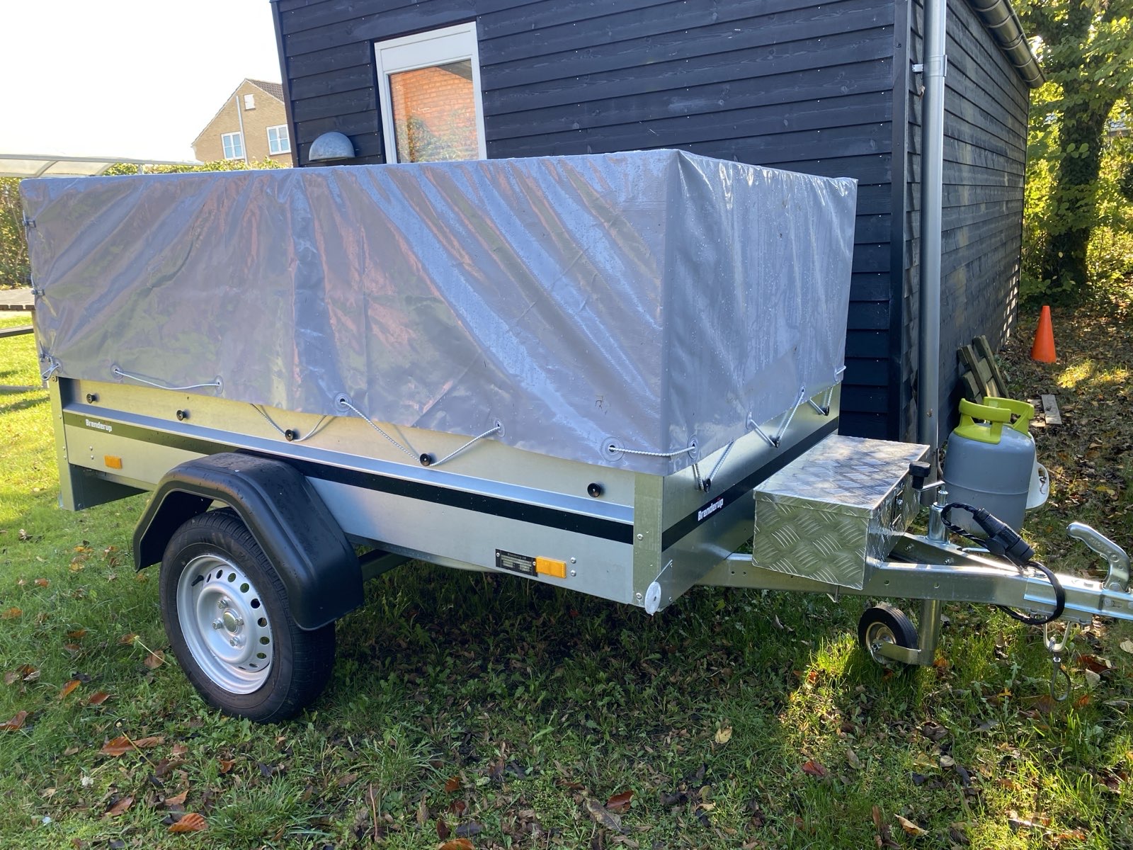 Trailer m gitter