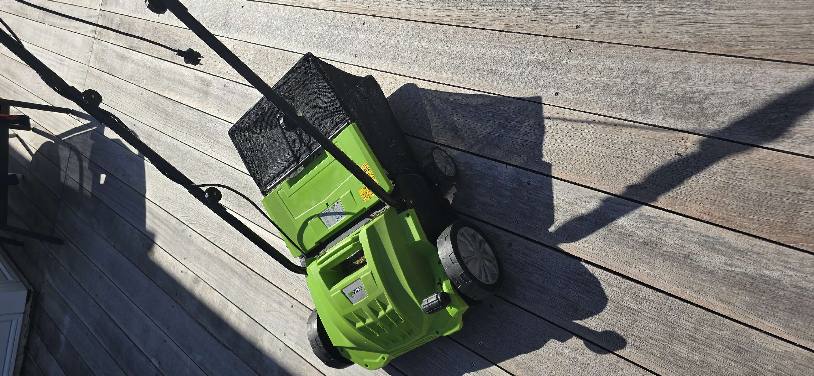 vertikalskærer og mosfjerner